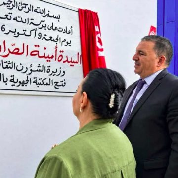 المنستير: صورة لتوثيق حدث “اعادة فتح المكتبة الجهوية” تثير جدلا واسعا