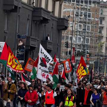 إضراب عام في إيطاليا.. مئات الآلاف في الشوارع! بقلم مجدي الكرباعي