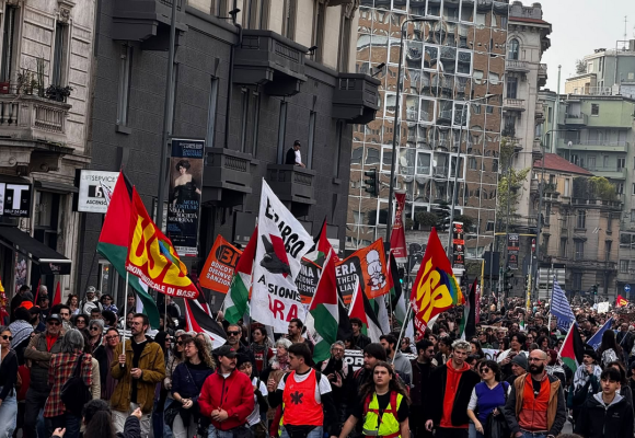 إضراب عام في إيطاليا.. مئات الآلاف في الشوارع! بقلم مجدي الكرباعي