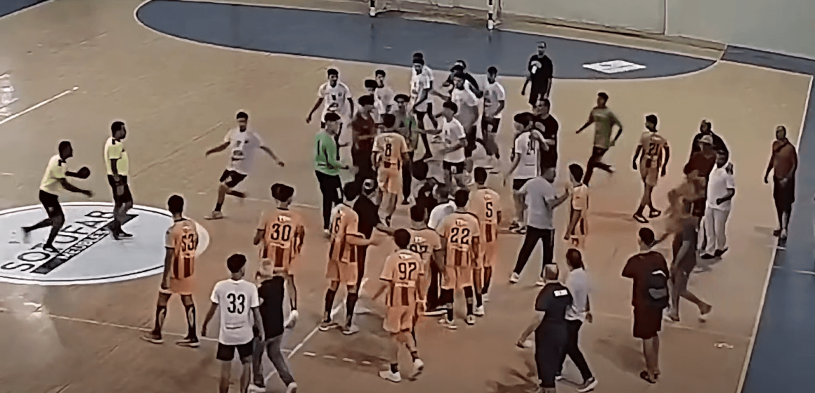 أحداث عنف/ قرارات صارمة ضد عدد من اللاعبين في الإتحاد الرياضي بصيادة و الترجي الرياضي التونسي