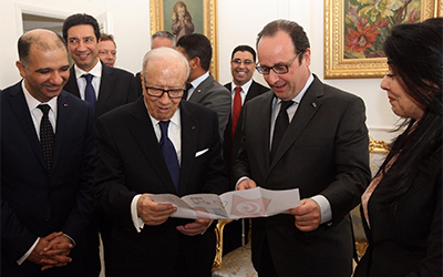 Caid Essebsi et Hollande à l'ambassade de Tunisie en France