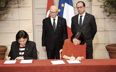 Latifa Lakhdar et Fleur Pellerin