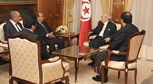 Caid Essebsi recoit une delegation libyenne