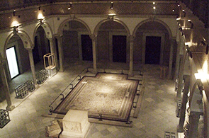 Salle du musée du Bardo.