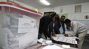 Bureau-de-vote-Tri-des-bulletins