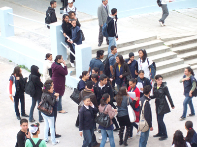 L’école de la république est en train de péricliter et de sombrer.