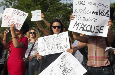 Manifestation de soutien à la jeune femme violée et accusée d'atteinte aux moeurs.