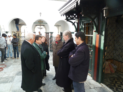 L'ambassadeur de France François Gouyette au mausolée de Sidi Bou Saïd, le 22 janvier 2013.