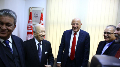 Caïd Essebsi et Néjib Chebbi au siège du Parti républicain,le 19 janvier 2012.