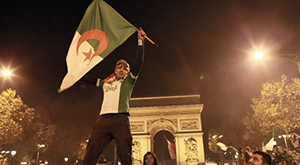 Drapeau-algerien-en-France