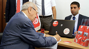 Caid-Essebsi-candidat-a-la-presidentielle2