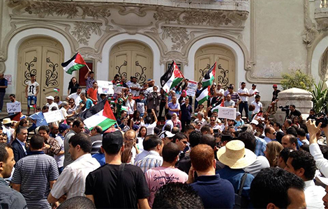 Manif-a-Tunis-en-solidarite-avec-Gaza-Banniere