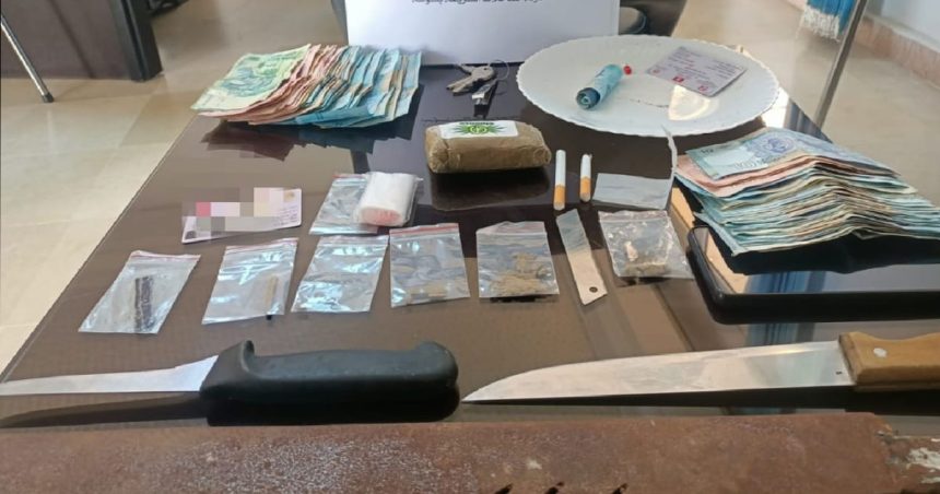 Tunisie : De la cocaïne, des armes blanches et du cannabis saisis chez un dealer à Sousse
