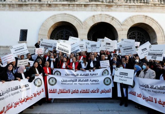 Tunisie: les autorités appelées à «mettre fin aux atteintes à la justice»