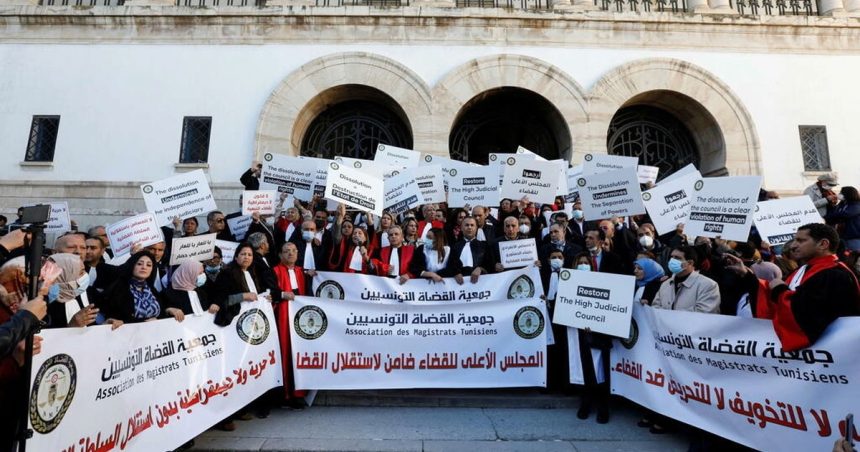 Tunisie: les autorités appelées à «mettre fin aux atteintes à la justice»