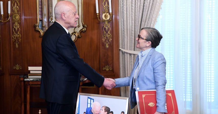 Couper l’aide ne sortira pas la Tunisie de l’autoritarisme