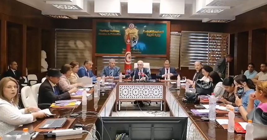 Tunisie : Le coût des examens nationaux tombe à 29 millions de dinars, selon Fathi Sellaouti