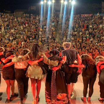 Emel Mathlouli cartonne à l’étranger mais reste absente des festivals tunisiens