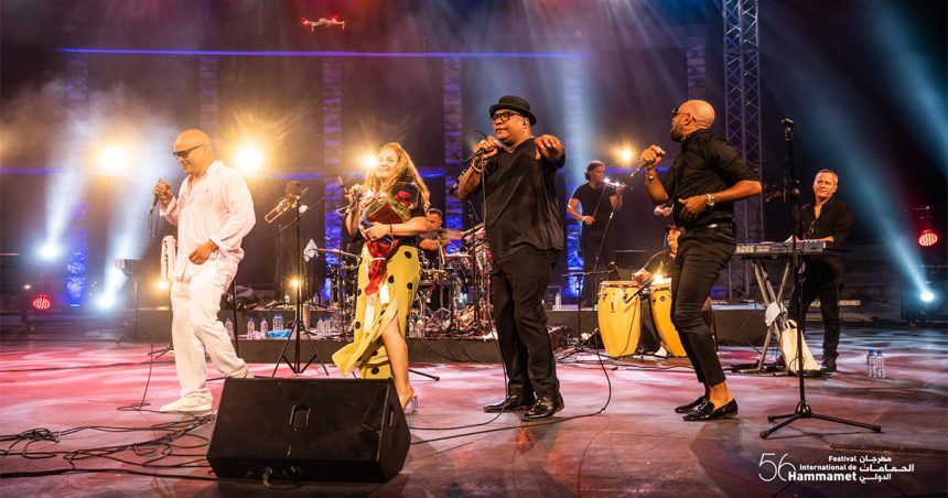 Le groupe cubain Los Van Van fait danser le public du Festival de Hammamet