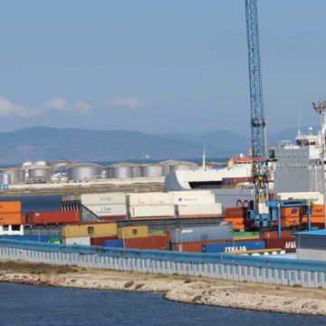 Un navire transportant 6000 tonnes d’huile végétale quitte le port de Sousse sans décharger sa cargaison : Explications du ministère du Commerce