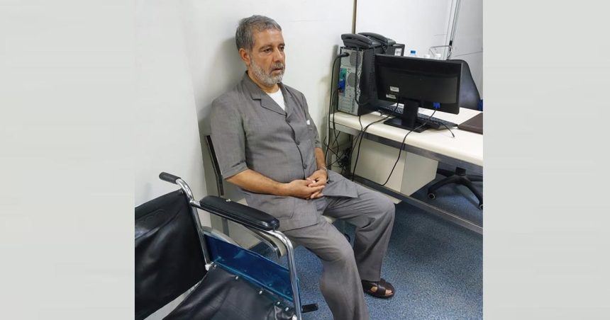 Interdit de voyage «pour la 7e fois», Noureddine Khadmi en sit-in avec sa famille à l’aéroport de Tunis-Carthage