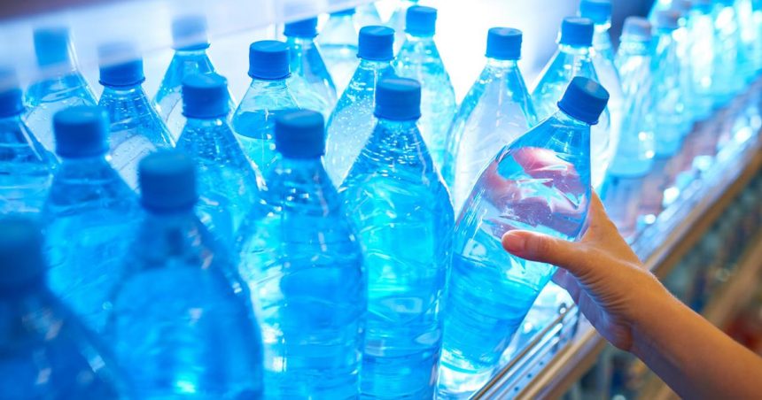 Tunisie : Le ministère du Commerce fixe les tarifs des bouteilles d’eau minérale