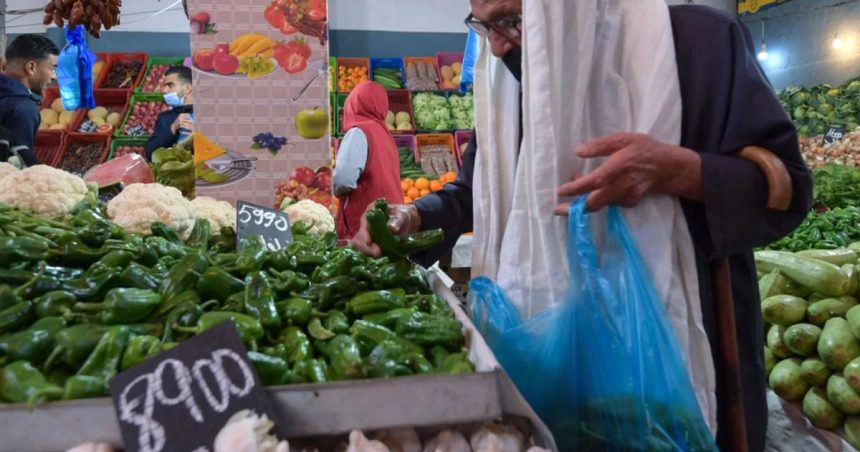 Le navire Tunisie tangue violemment