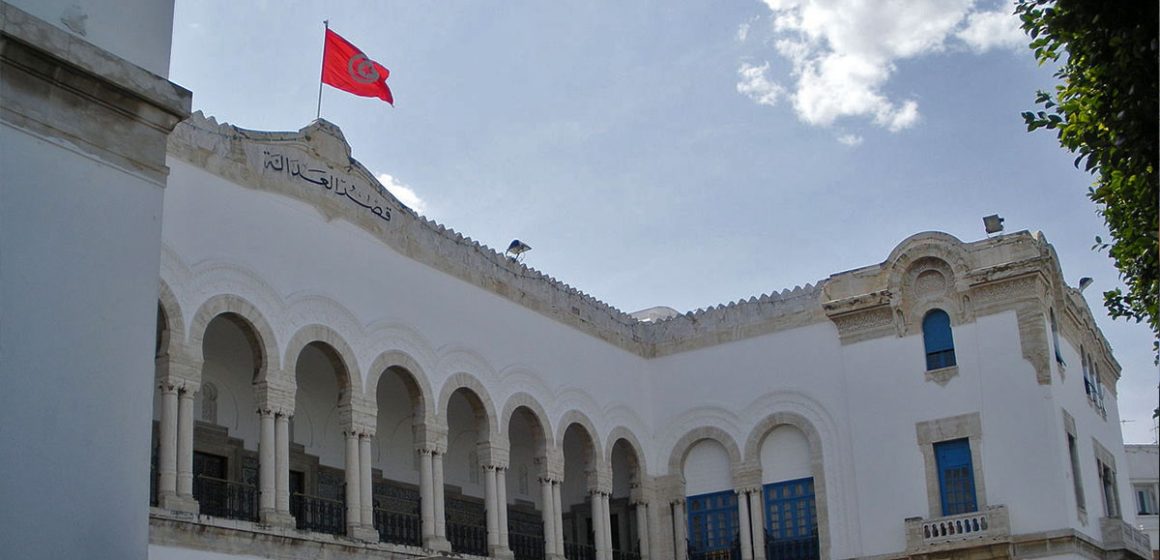 Tunis : un agent pénitentiaire condamné à 8 ans de prison pour vol de stupéfiants  