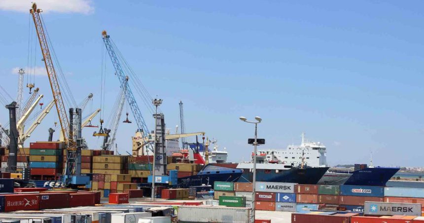 Tunisie : le déficit commercial se contracte de 4,16% en mars