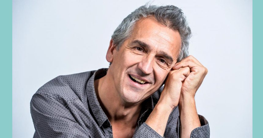 L’humoriste belge Bruno Coppens sur la scène de la Cité de la Culture à Tunis