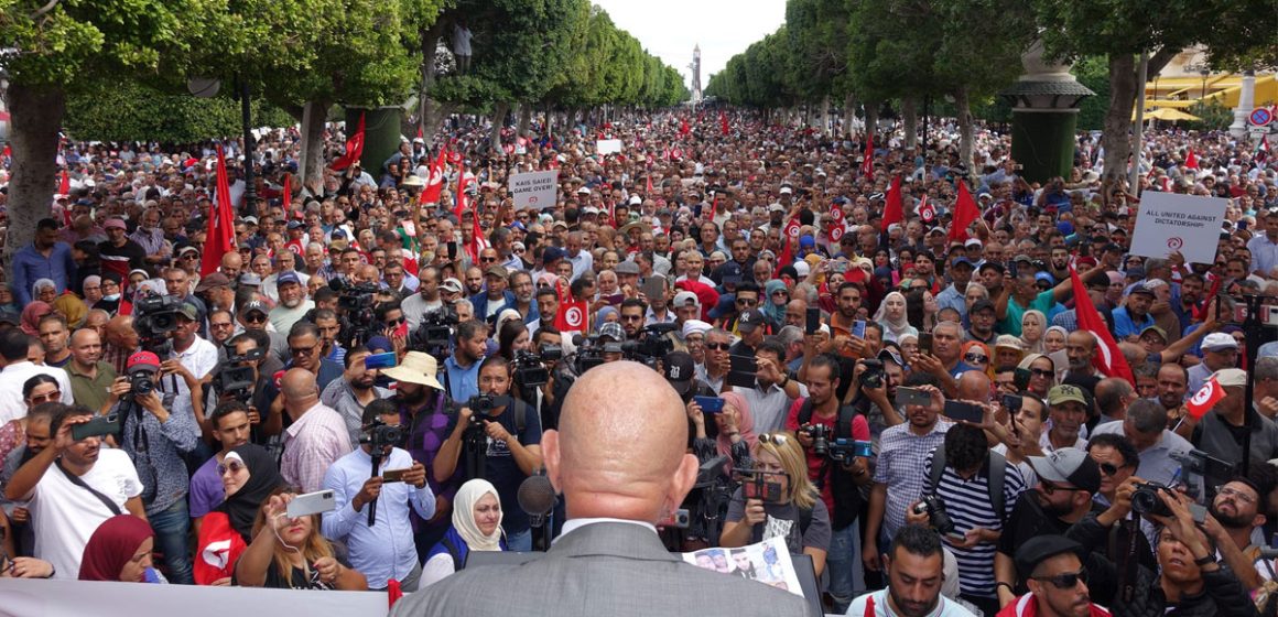 Politique : démonstration de force du Front du salut à Tunis  