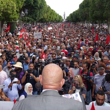 Politique : démonstration de force du Front du salut à Tunis  