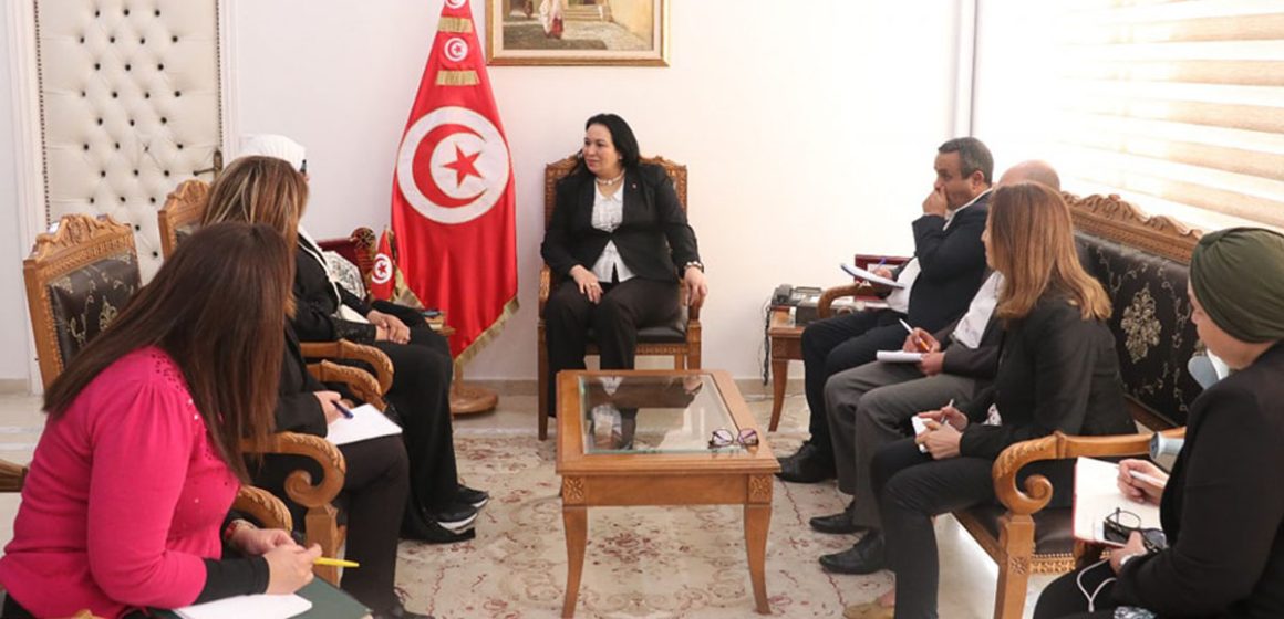 Tunisie : Le courage et la détermination d’une mère qui a perdu la vue des suites de violences conjugales