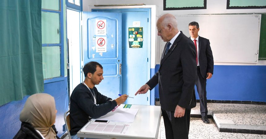 Un Saïed affaibli sème le trouble en Tunisie