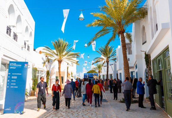 La Tunisie mise sur le tourisme et les énergies renouvelables dans un contexte de crise économique