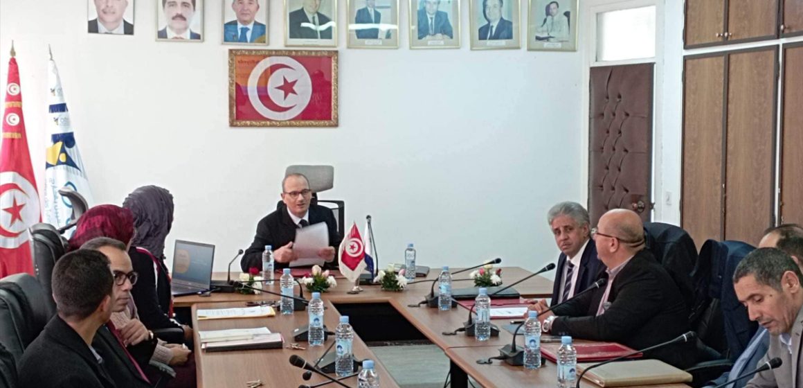 Signature d’une convention pour encourager les Tunisiens résidant à l’étranger à investir en Tunisie