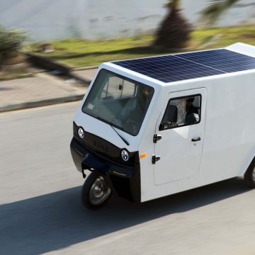 BakoMotors offre six tricycles électriques à énergie solaire à six villes tunisiennes
