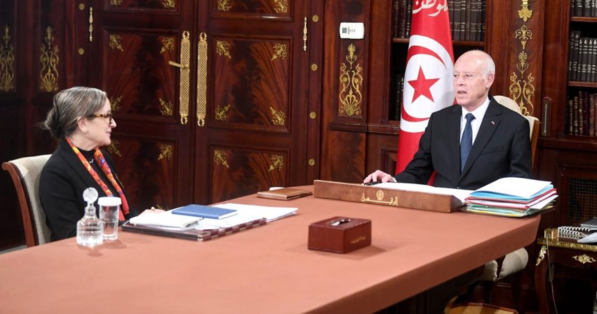 Tunisie : «L’effondrement de Kaïs Saïed n’est pas imminent», estime ‘‘Le Monde’’