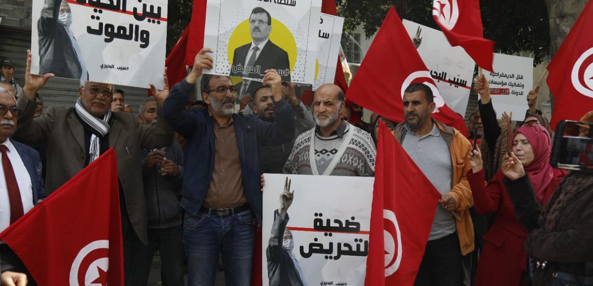 Ennahdha : Rassemblement à Tunis pour réclamer la libération de Bhiri et de Larayedh