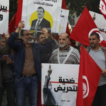 Ennahdha : Rassemblement à Tunis pour réclamer la libération de Bhiri et de Larayedh