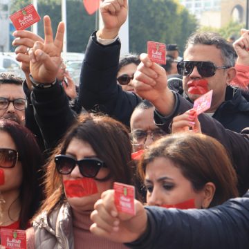 Journalistes en colère : Rassemblement de protestation devant le siège de l’Assemblée (SNJT)