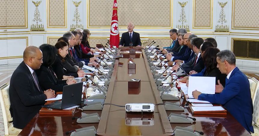 Tunisie : Kaïs Saïed dissout les conseils municipaux