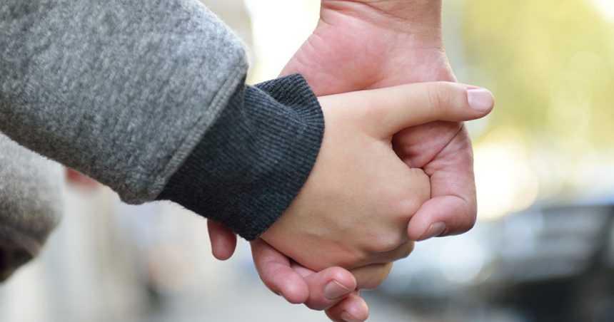 Trois enfants violentés et maltraités par leur belle-mère : Le ministère de la Famille entre en ligne