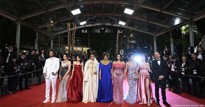 Montée des marches pour Kaouther Ben Hania et Hend Sabri au Festival de Cannes