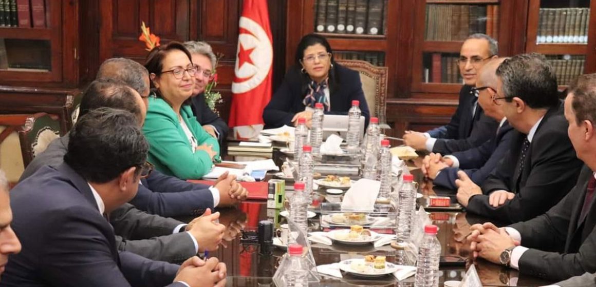 Tunisie : l’Etat continue de s’endetter auprès des banques locales, est-ce la solution ?