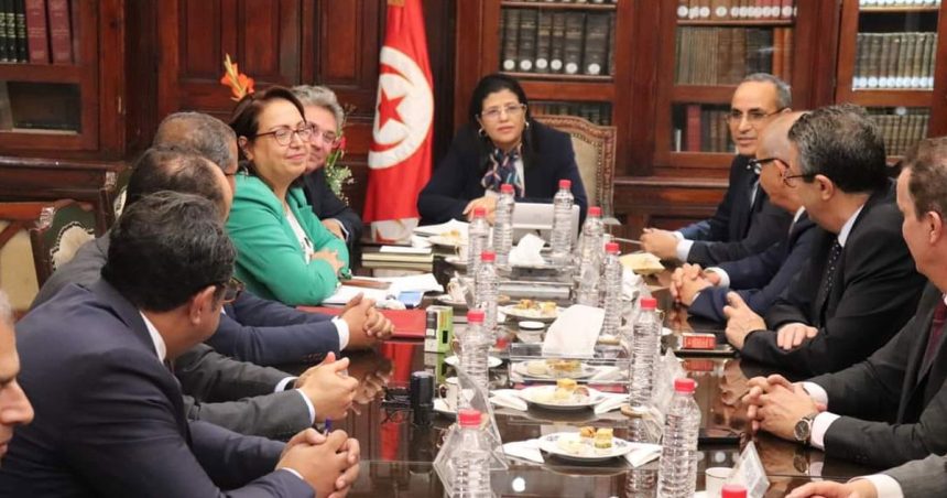 Tunisie : l’Etat continue de s’endetter auprès des banques locales, est-ce la solution ?