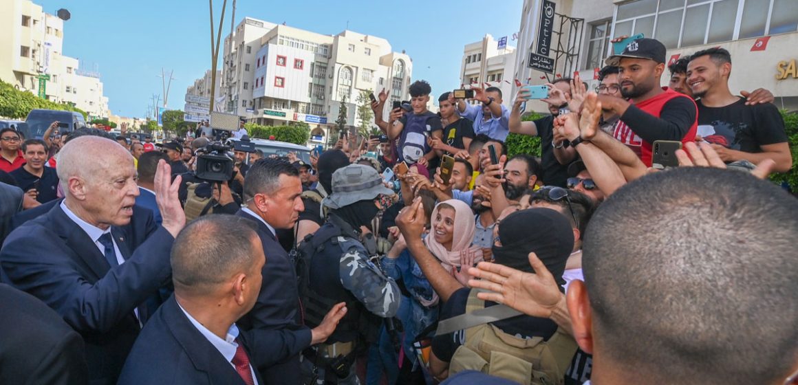 Tunisie : pourquoi Kaïs Saïed continue-t-il de survoler les sondages ?  