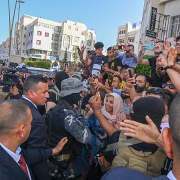 Tunisie : pourquoi Kaïs Saïed continue-t-il de survoler les sondages ?  
