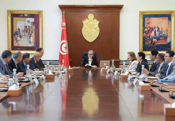 Tunisie : en pleine crise de carburant, le ministre de l’Energie aux abonnés absents
