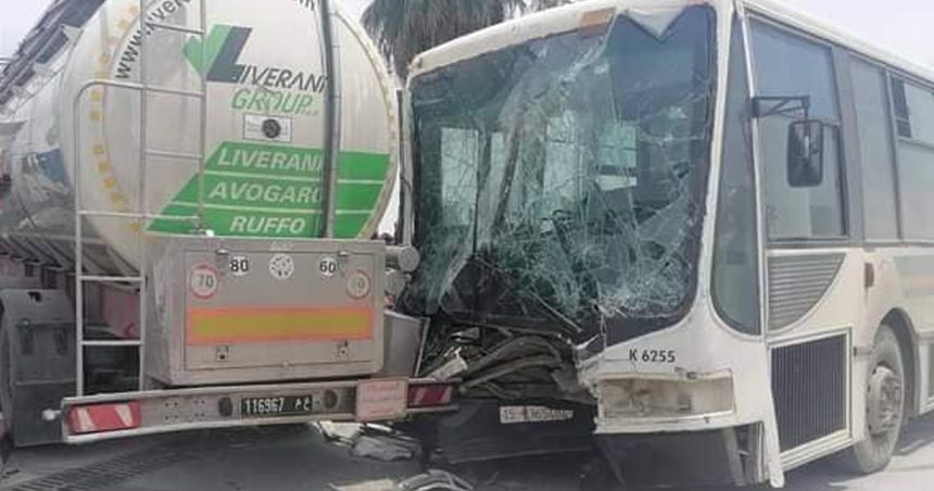 Manouba : 16 blessés dans une collision entre un bus et un camion